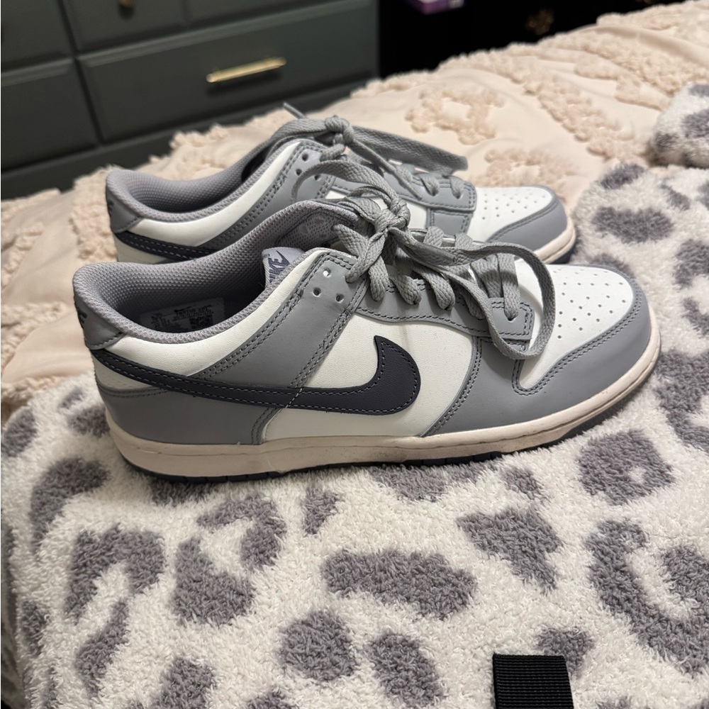 Nike Men's Gray and White Sneakers